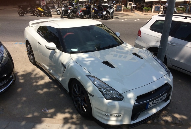 Nissan GT-R 2012