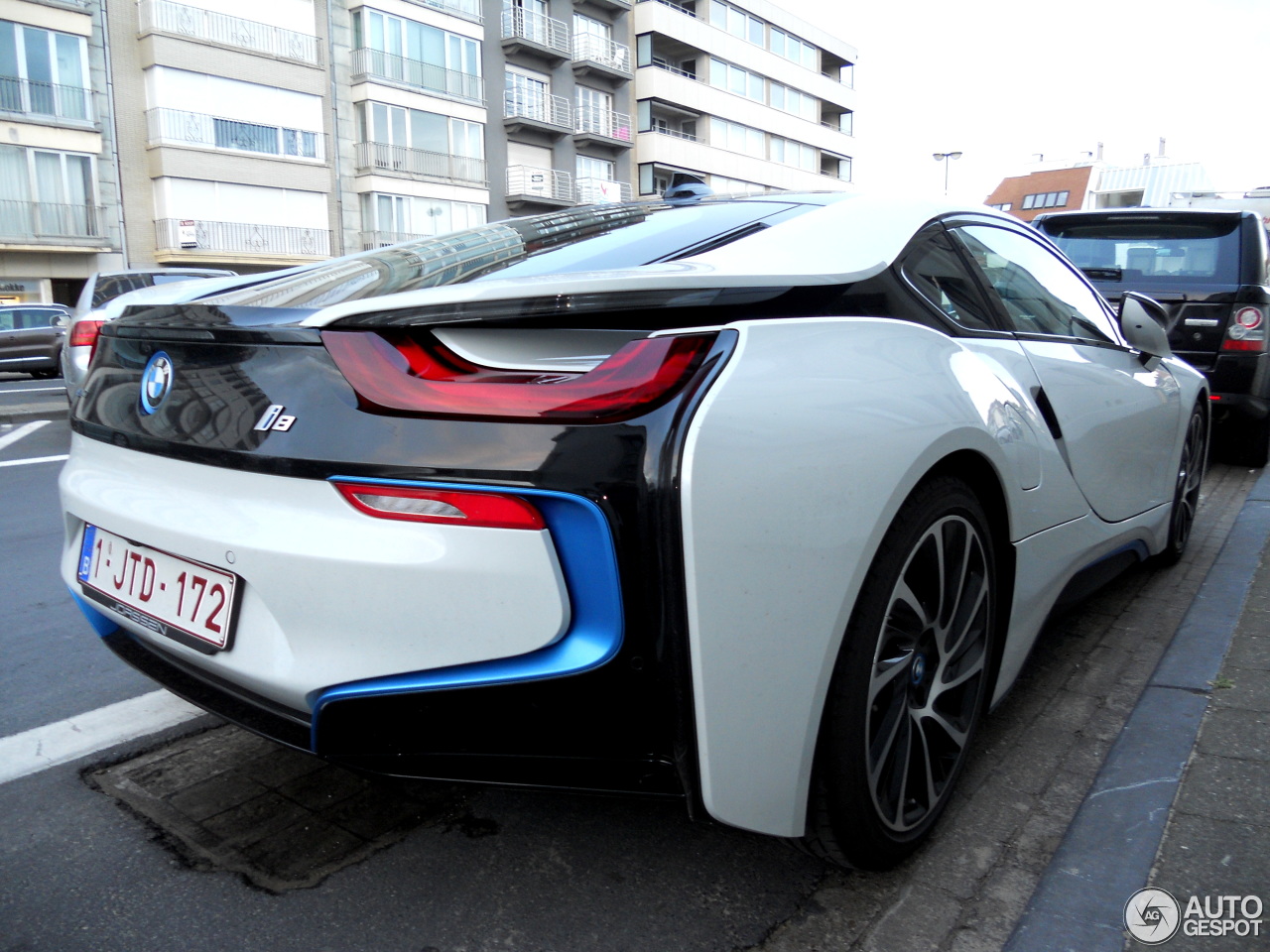 BMW i8