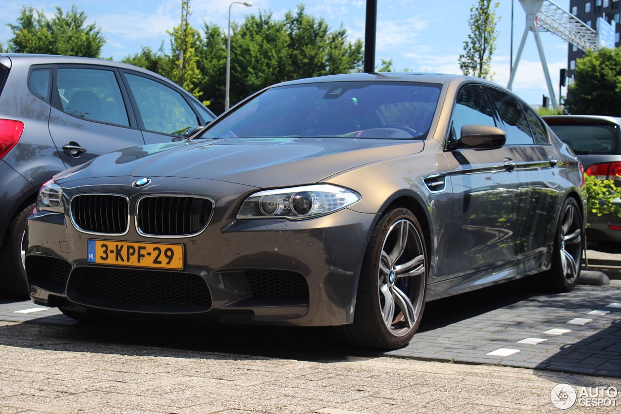 BMW M5 F10 2011