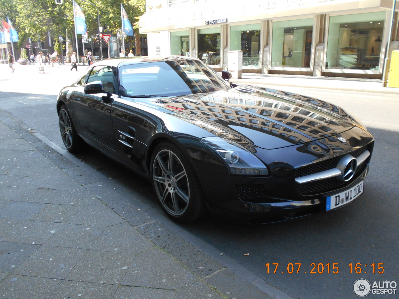 Mercedes-Benz SLS AMG