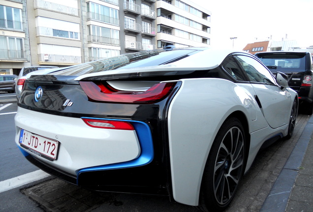 BMW i8