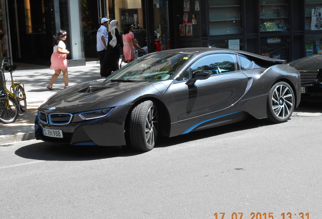 BMW i8