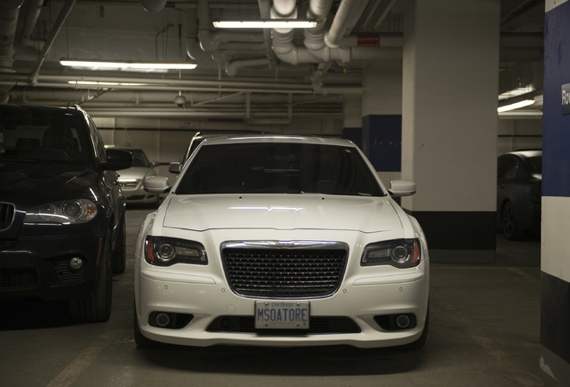 Chrysler 300C SRT8 2013