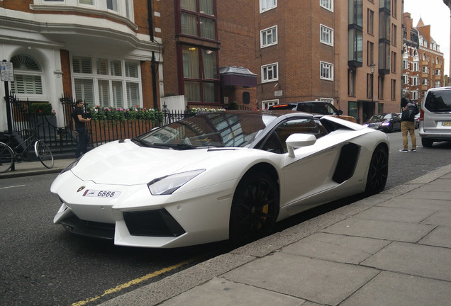 Lamborghini Aventador LP700-4 Roadster