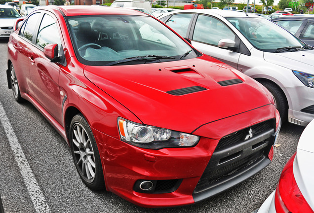 Mitsubishi Lancer Evolution X FQ-300 SST