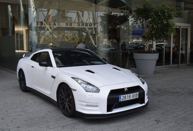 Nissan GT-R 2012