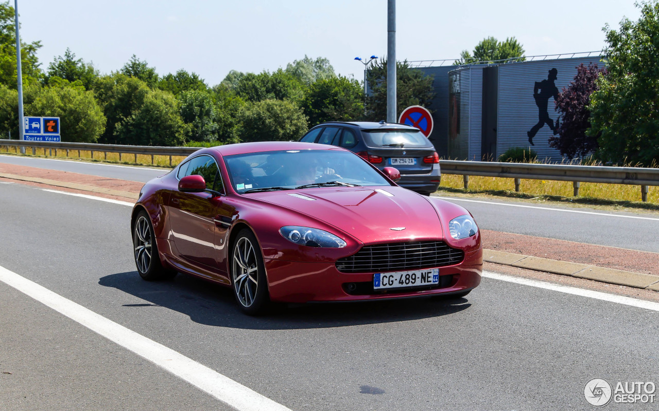 Aston Martin V8 Vantage