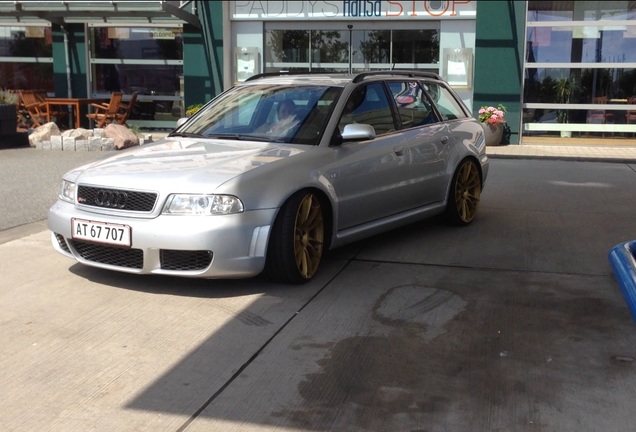 Audi RS4 Avant B5