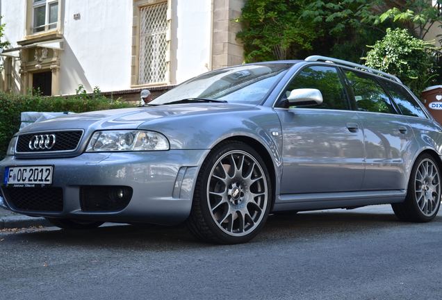 Audi RS4 Avant B5