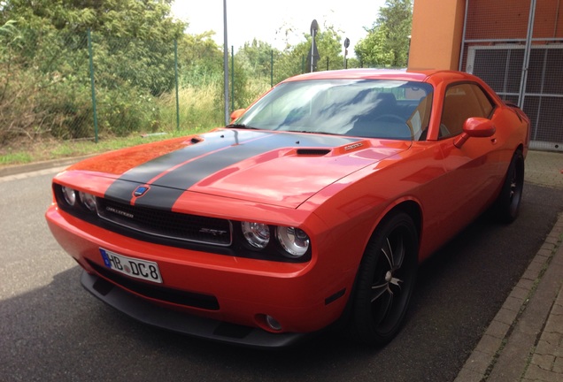 Dodge Challenger SRT-8