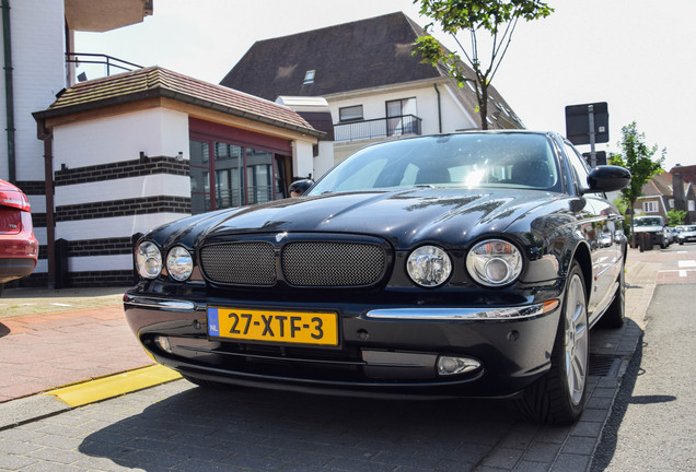 Jaguar XJR