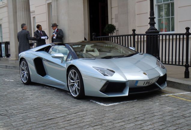 Lamborghini Aventador LP700-4 Roadster