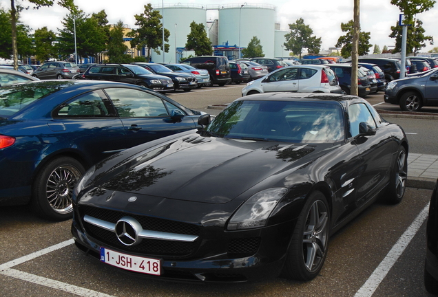 Mercedes-Benz SLS AMG