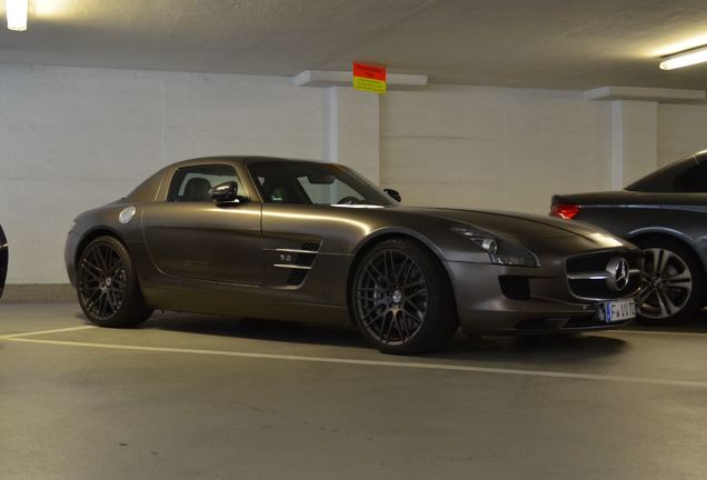 Mercedes-Benz SLS AMG