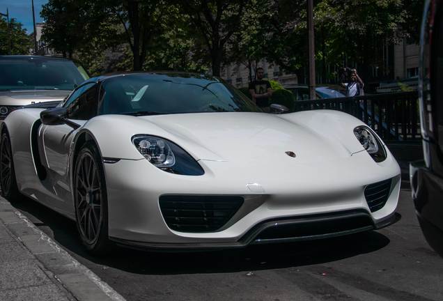 Porsche 918 Spyder Weissach Package