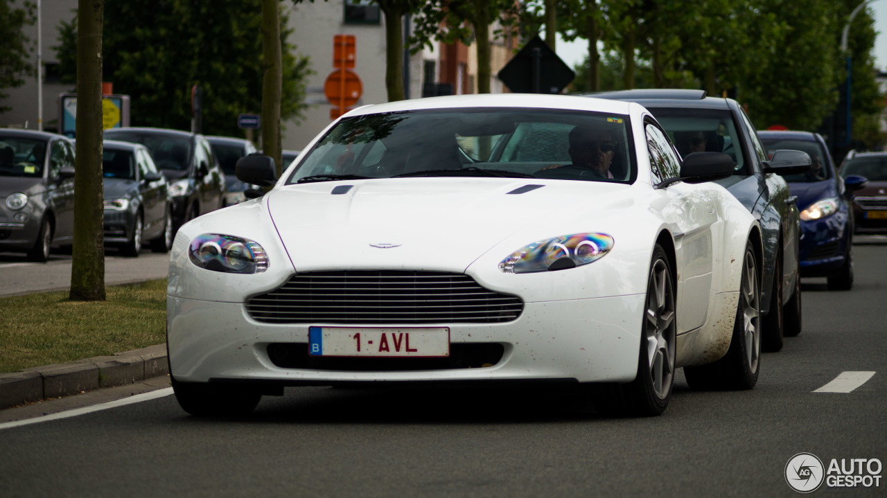 Aston Martin V8 Vantage