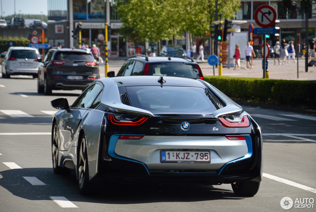 BMW I8