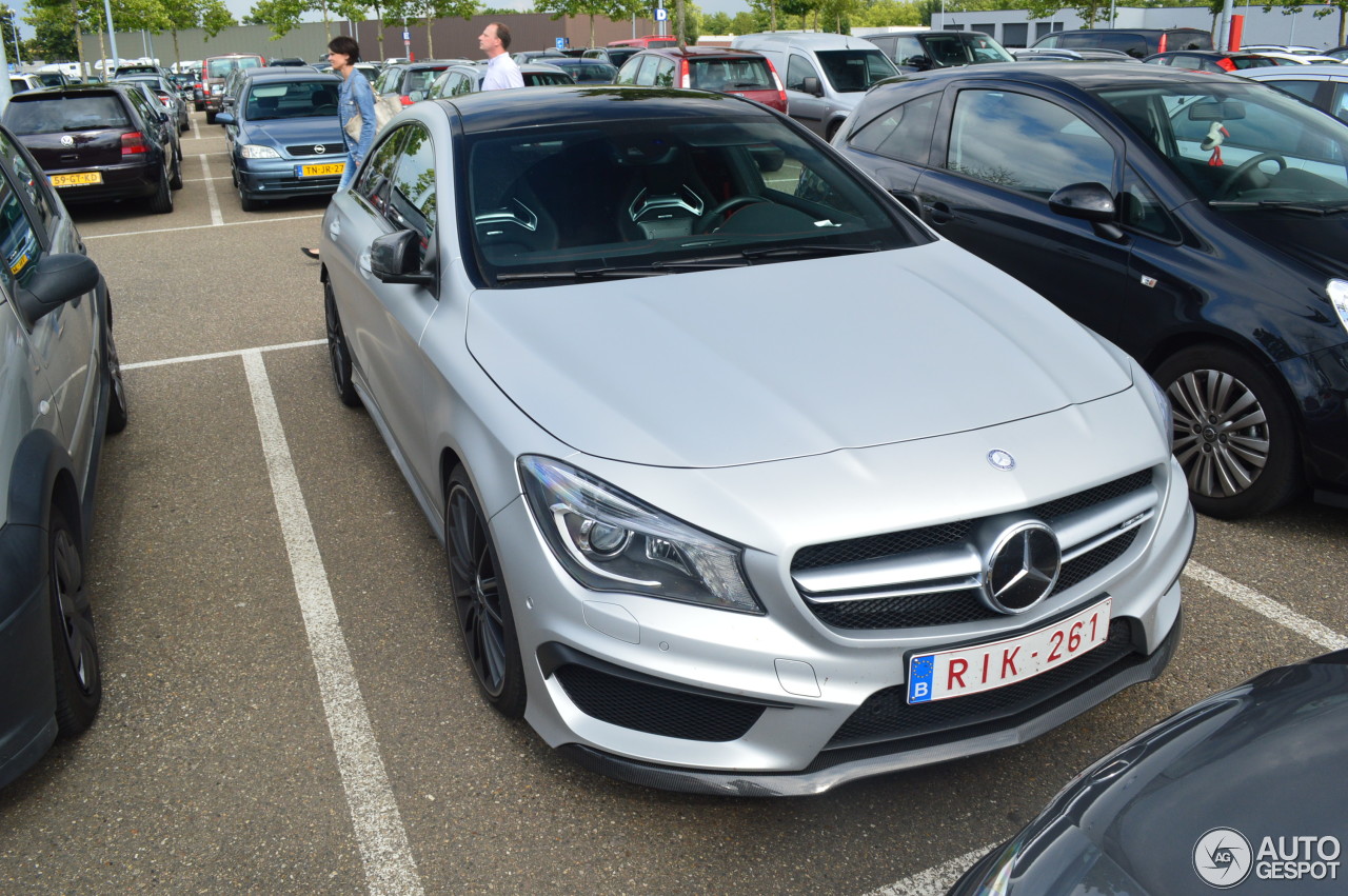 Mercedes-Benz CLA 45 AMG C117