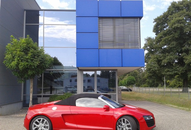 Audi R8 V10 Spyder 2013