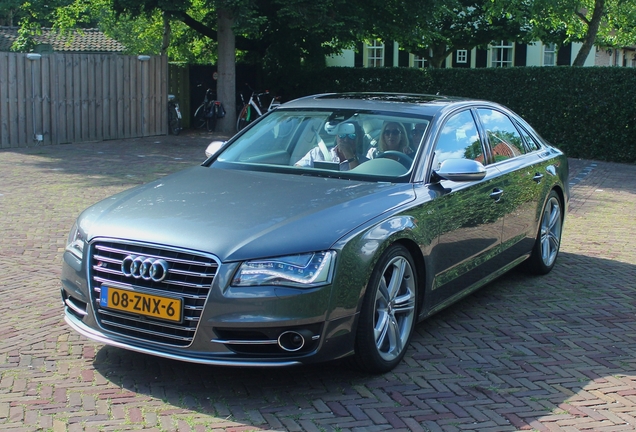 Audi S8 D4