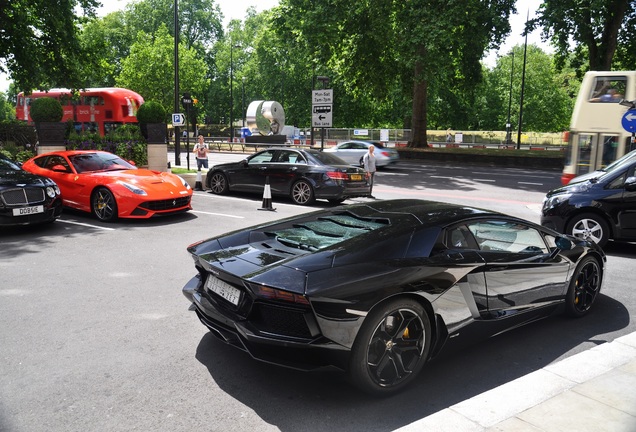 Lamborghini Aventador LP700-4