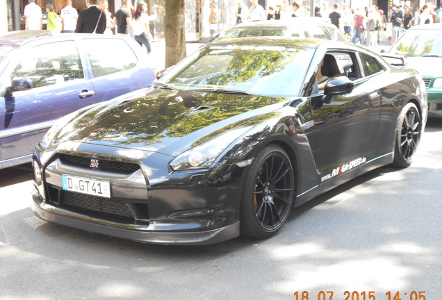 Nissan GT-R