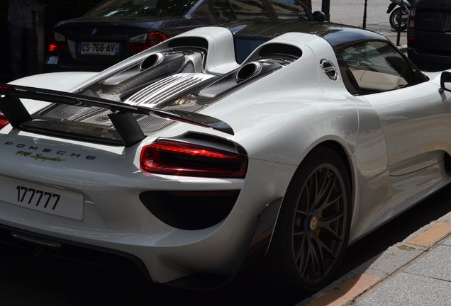 Porsche 918 Spyder Weissach Package