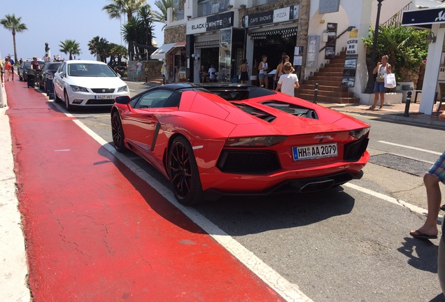 Lamborghini Aventador LP700-4 Roadster