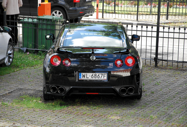 Nissan GT-R 2011