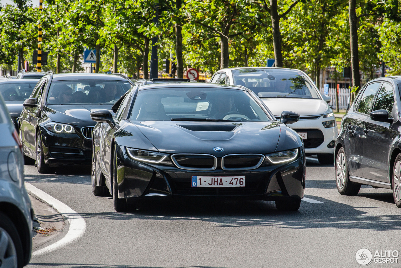 BMW i8