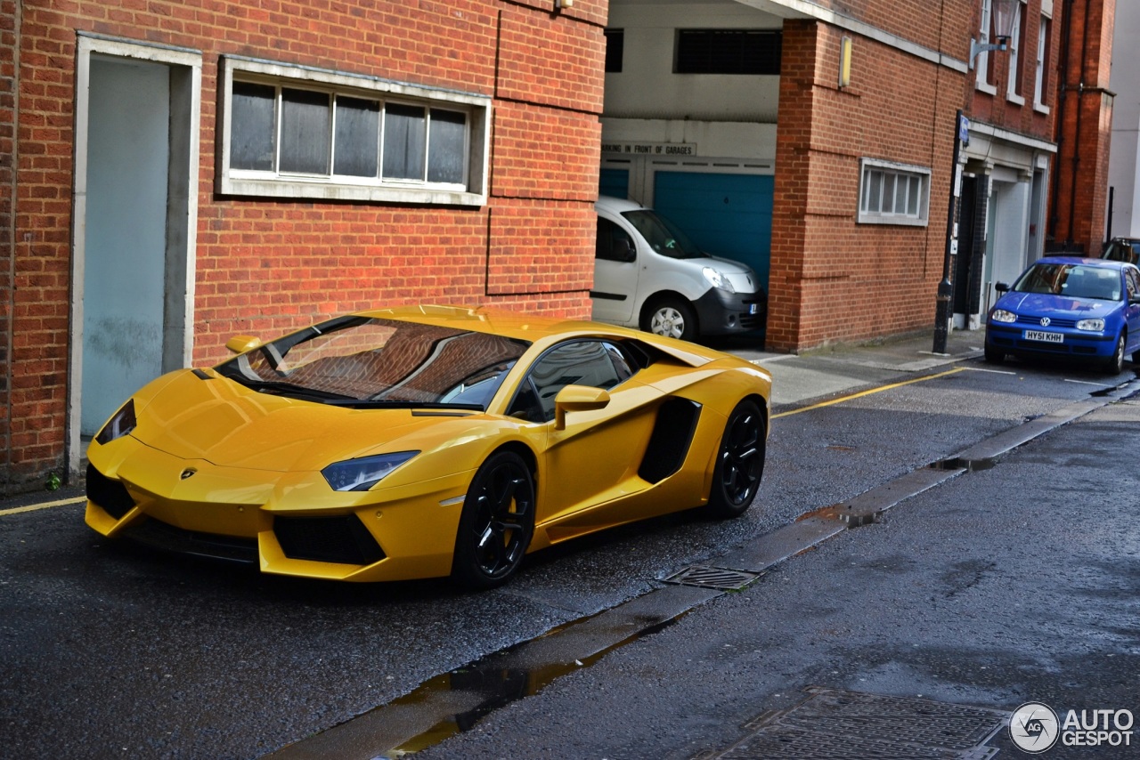 Lamborghini Aventador LP700-4