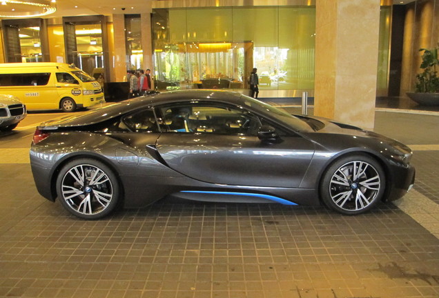 BMW i8