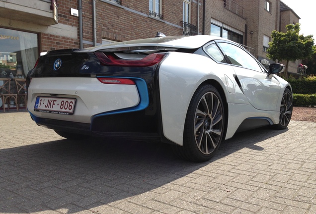 BMW i8