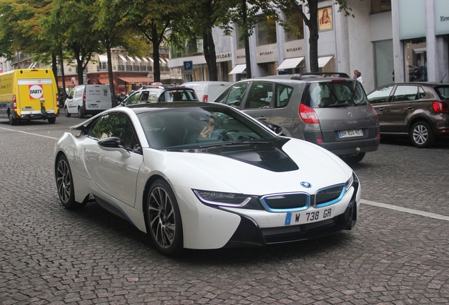 BMW i8