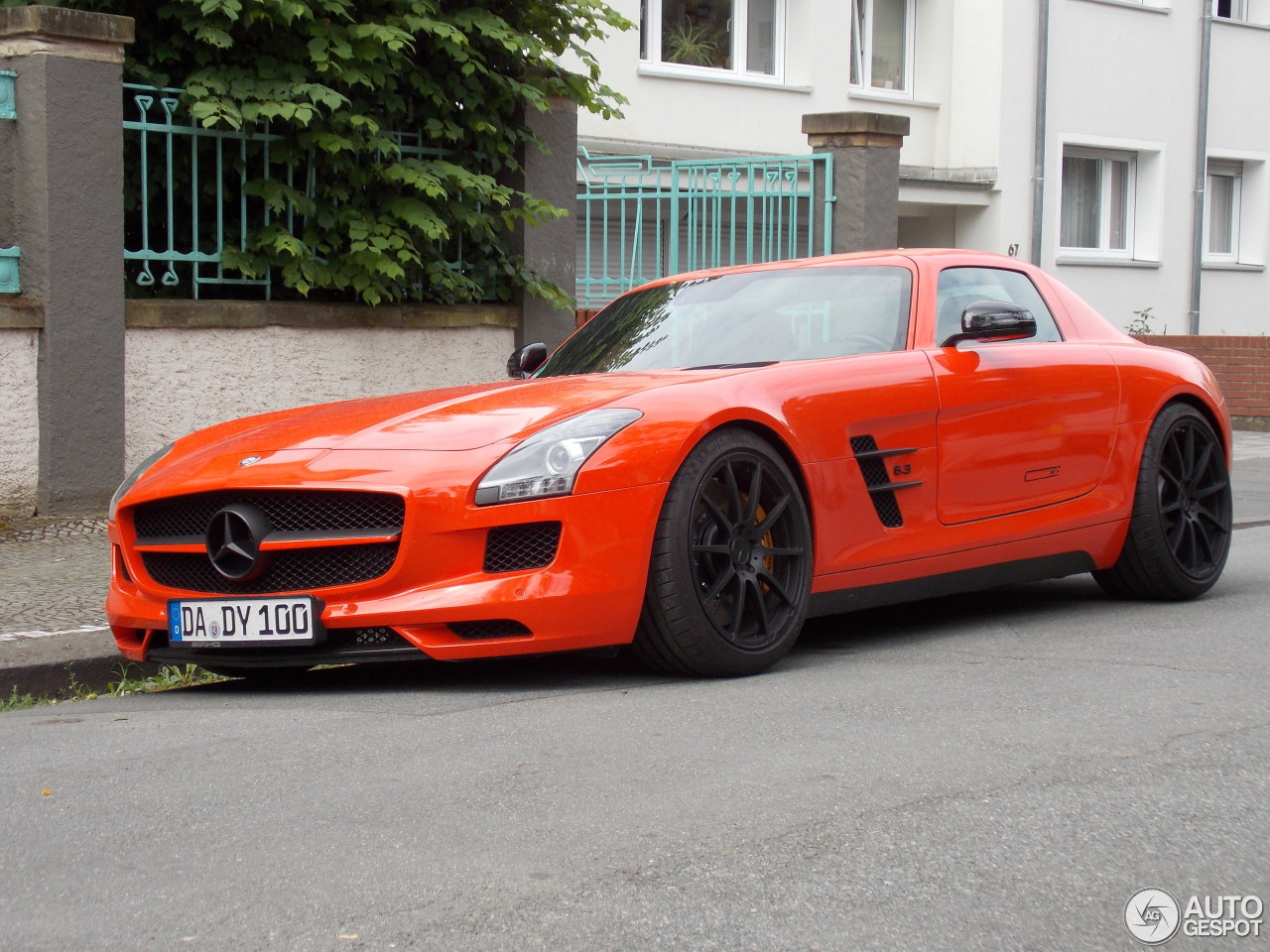 Mercedes-Benz SLS AMG