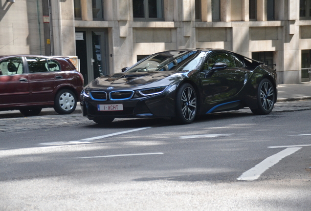 BMW i8