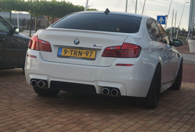 BMW M5 F10 2011