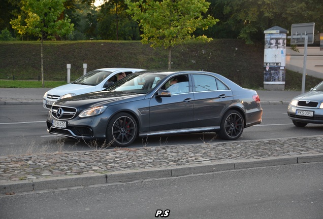 Mercedes-Benz E 63 AMG S W212