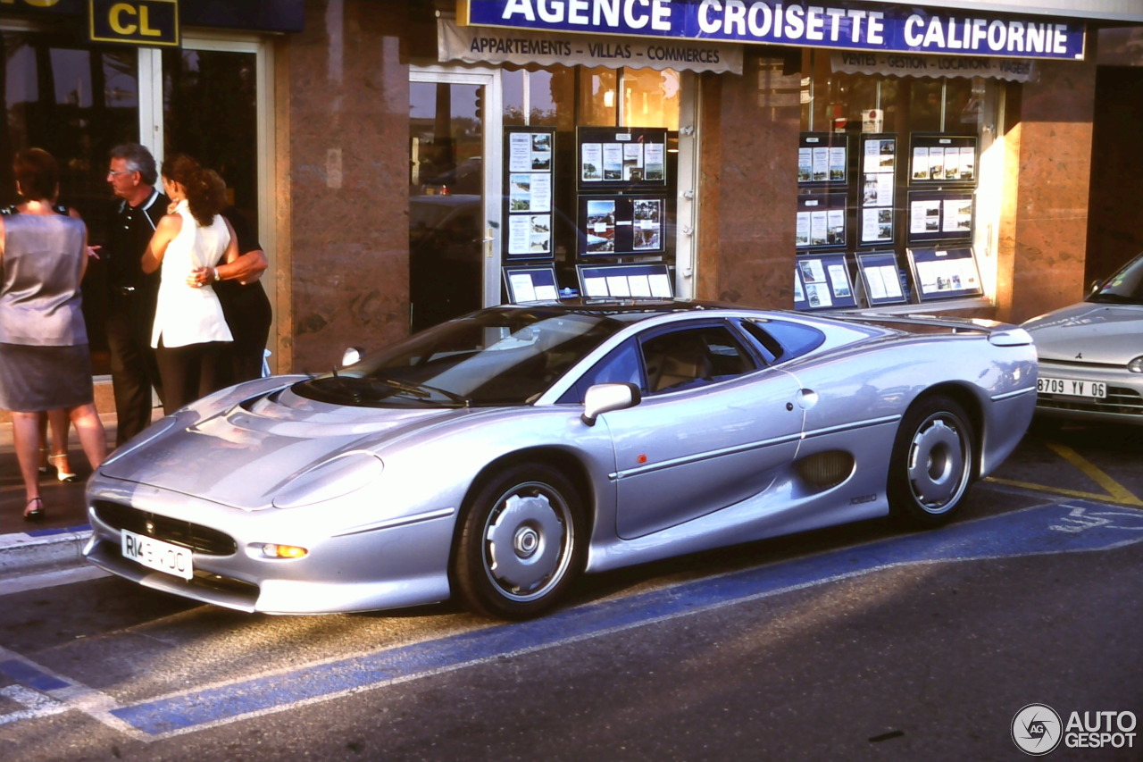 Jaguar XJ220