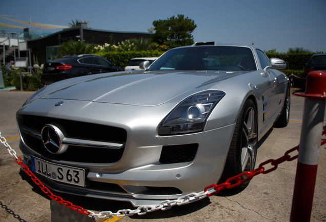 Mercedes-Benz SLS AMG