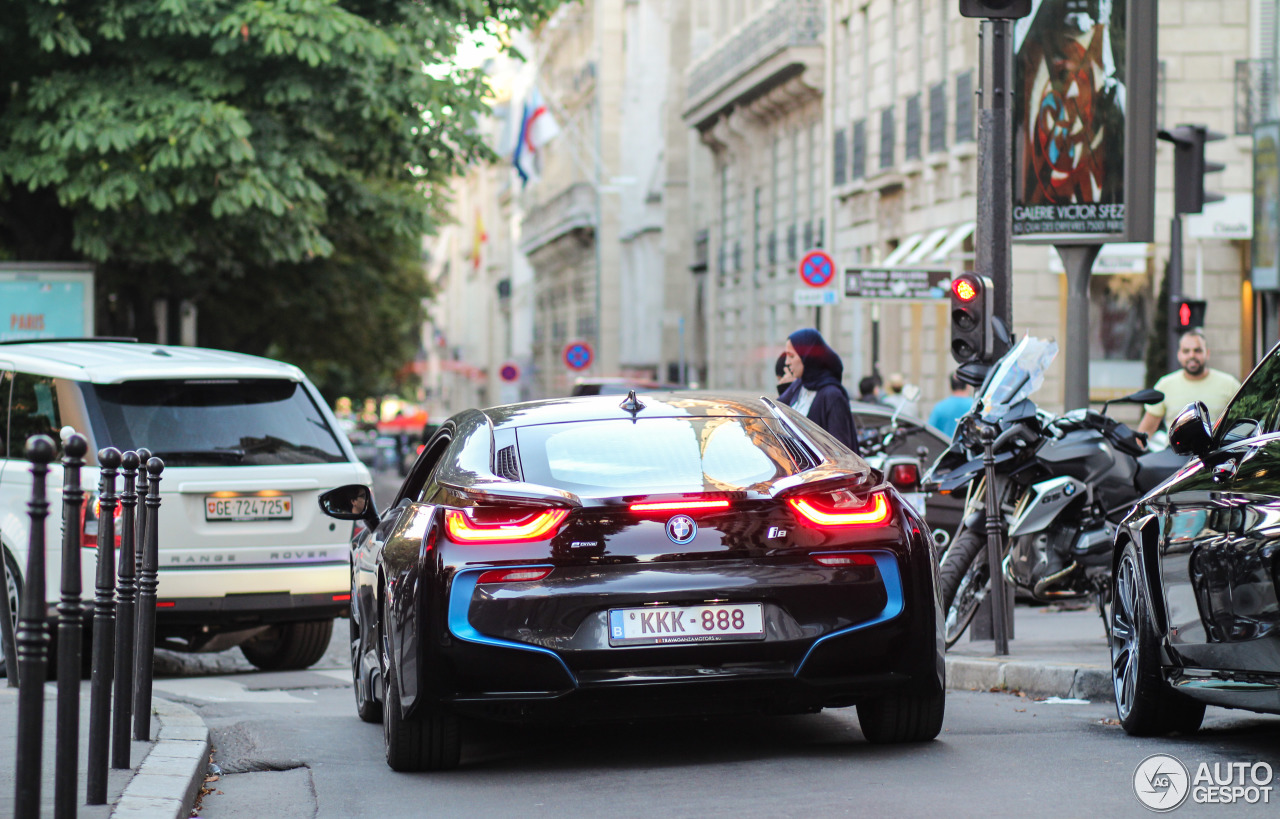 BMW i8