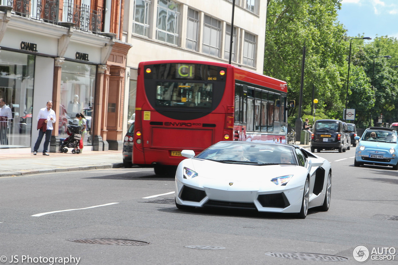 Lamborghini Aventador LP700-4 Roadster