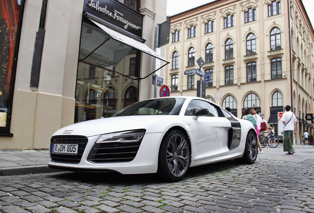 Audi R8 V10 Plus 2013