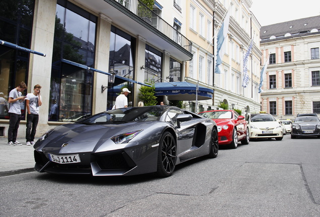 Lamborghini Aventador LP700-4 Roadster