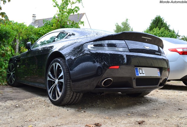 Aston Martin V12 Vantage