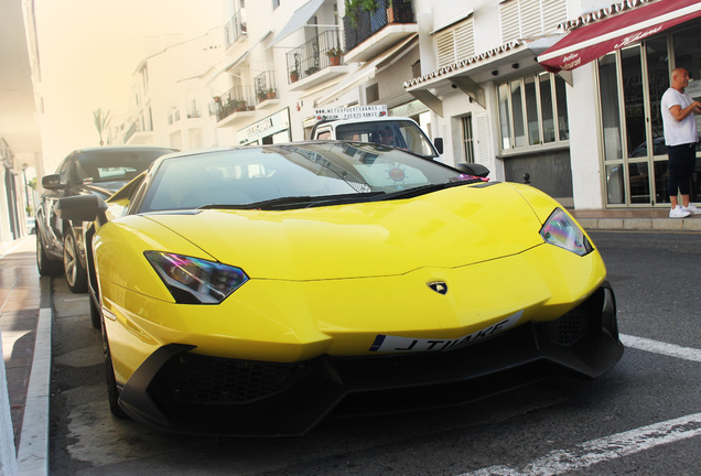 Lamborghini Aventador LP720-4 Roadster 50° Anniversario