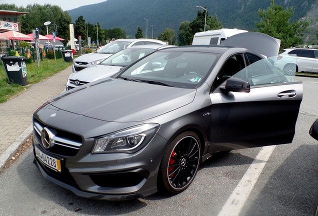 Mercedes-Benz CLA 45 AMG C117