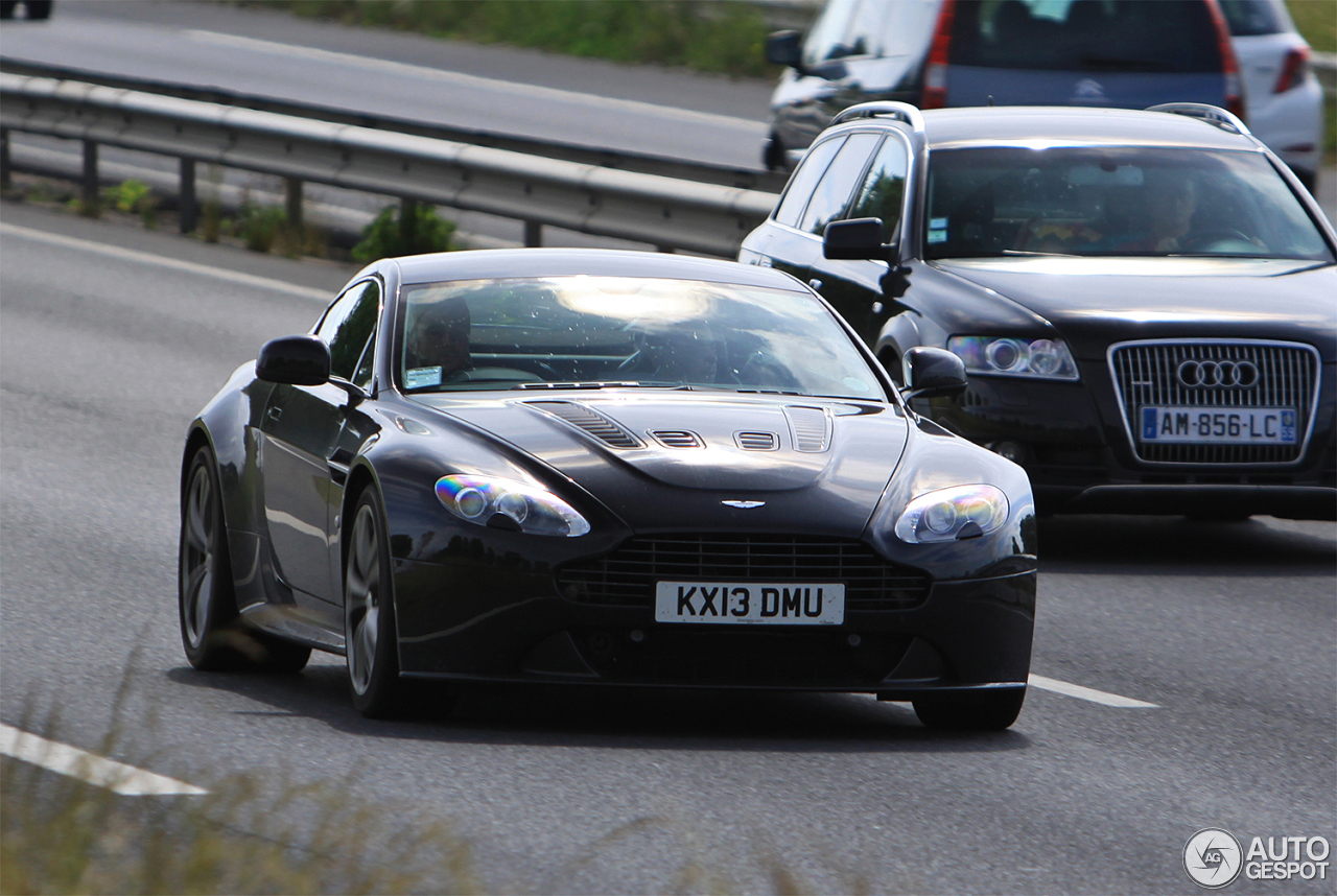 Aston Martin V12 Vantage