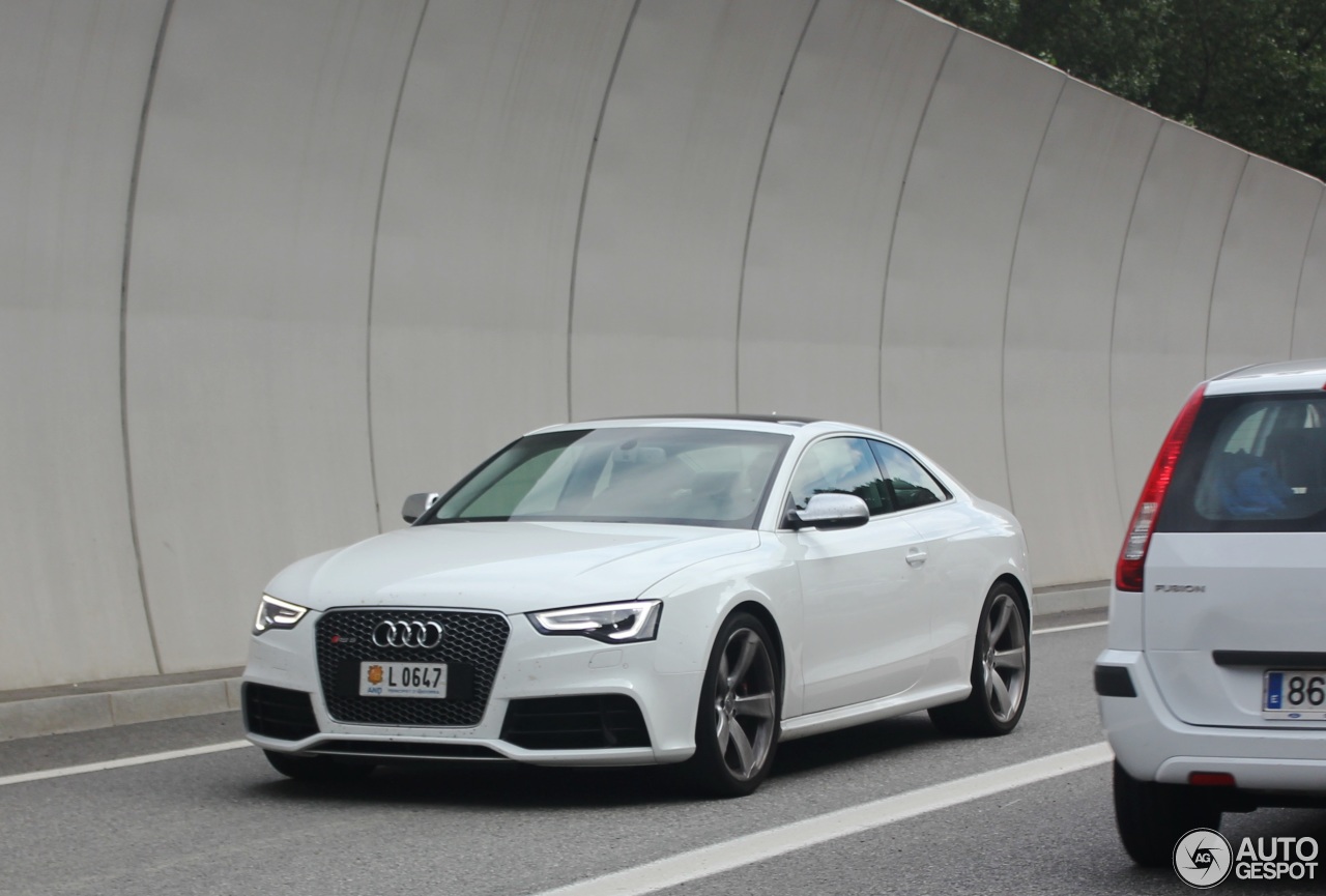 Audi RS5 B8 2012