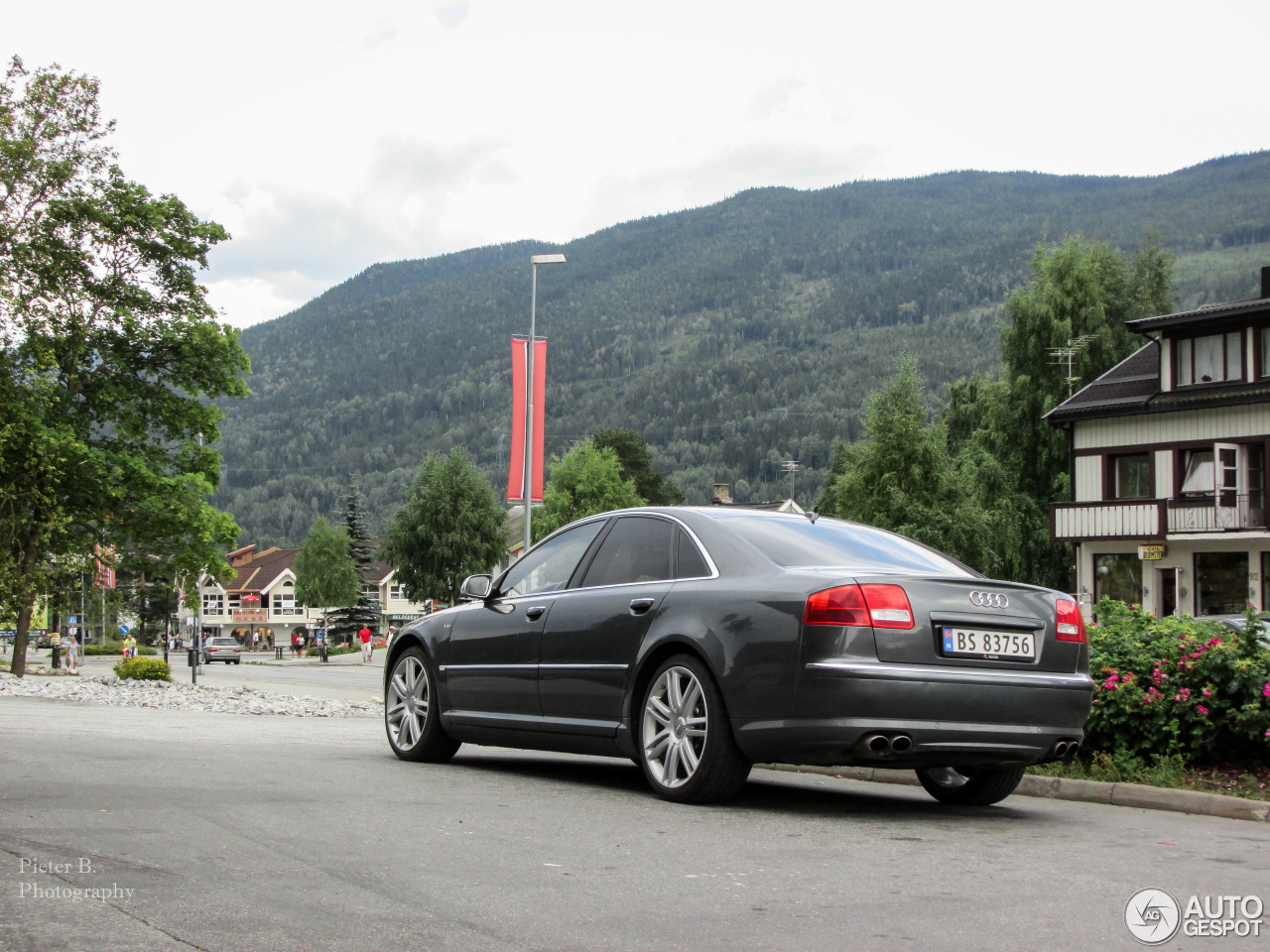 Audi S8 D3